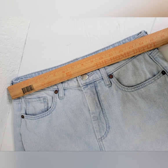 Elizabeth and James Cut Off Shorts Sz 28 Denim Raw Hem Light Wash Organic Cotton - Picture 15 of 15